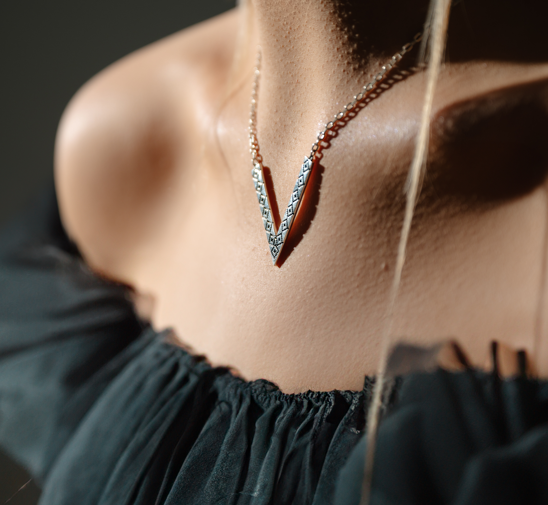 ELIXIR NECKLACE WITH CHAIN