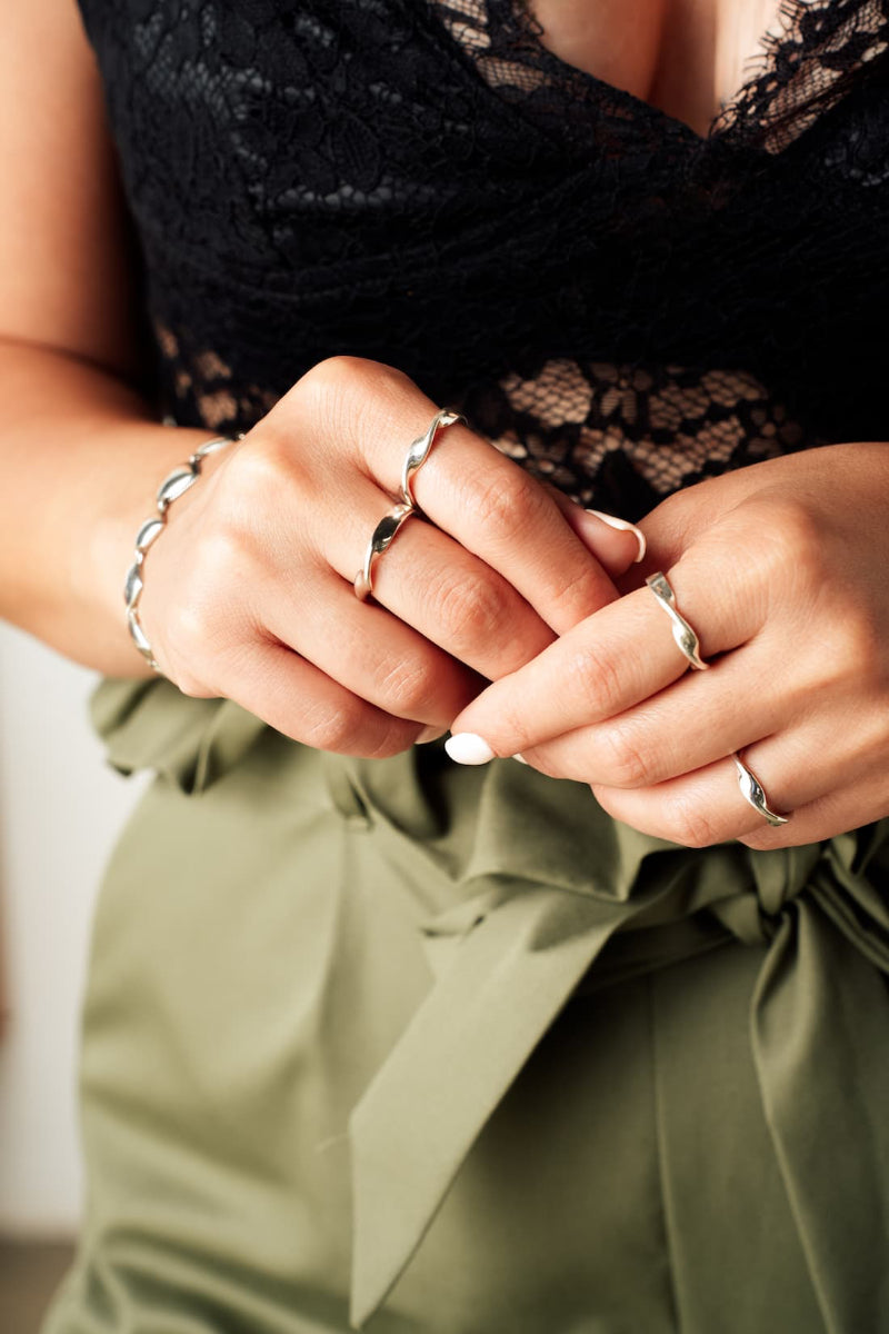 Wave Band Ring