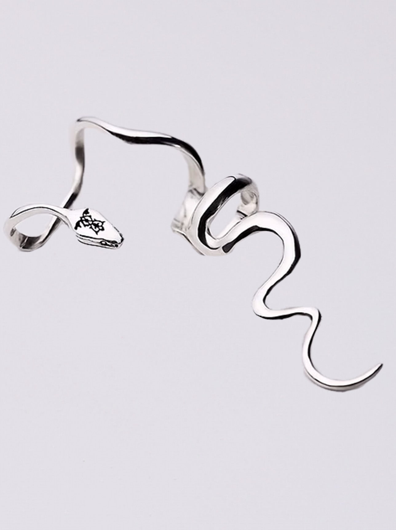 SWEET TOXIC EAR CUFF